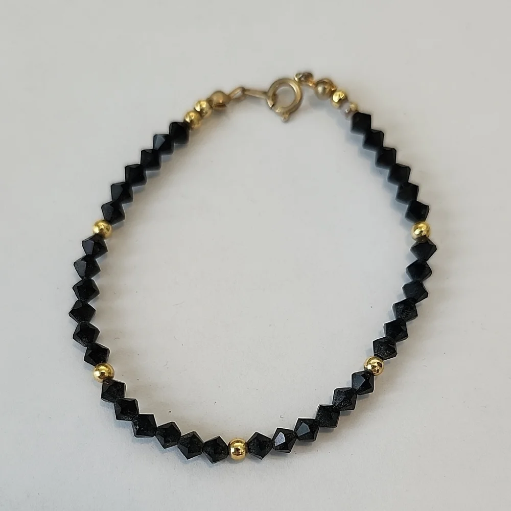 Elegant Black and Gold Beaded Bracelet